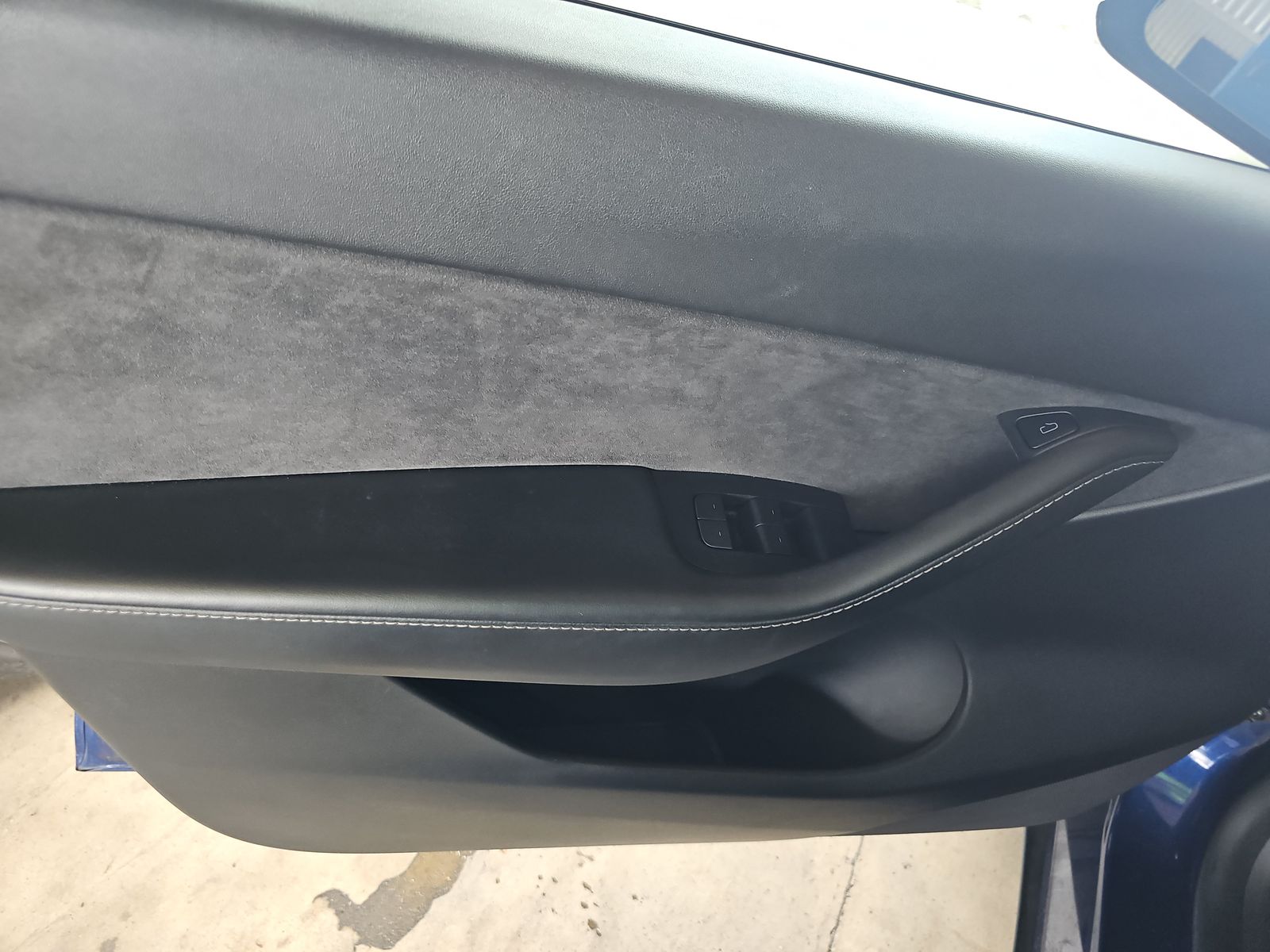 TESLA MODEL Y - 10