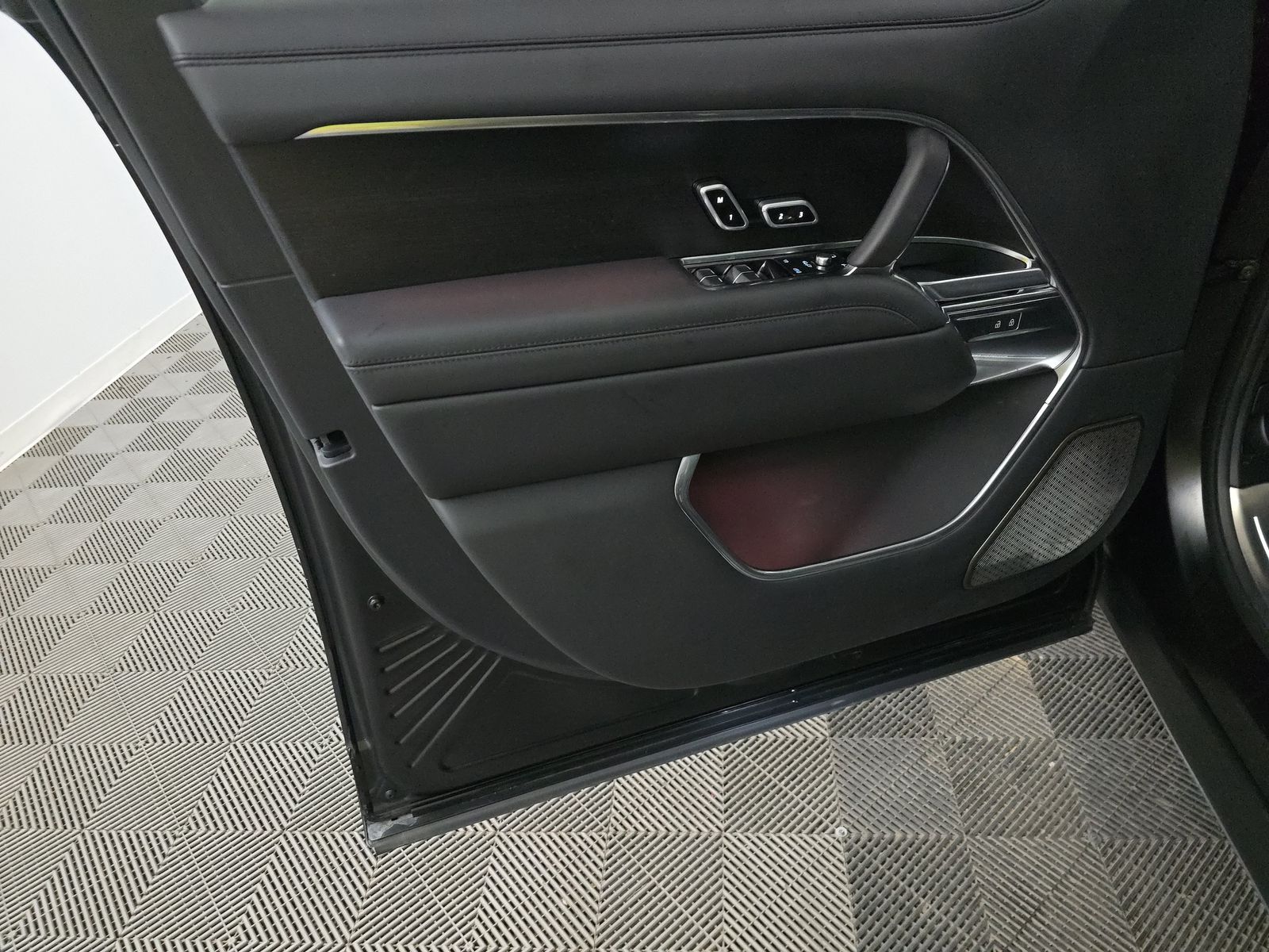 2025 Land Rover Range Rover Autobiography LWB AWD