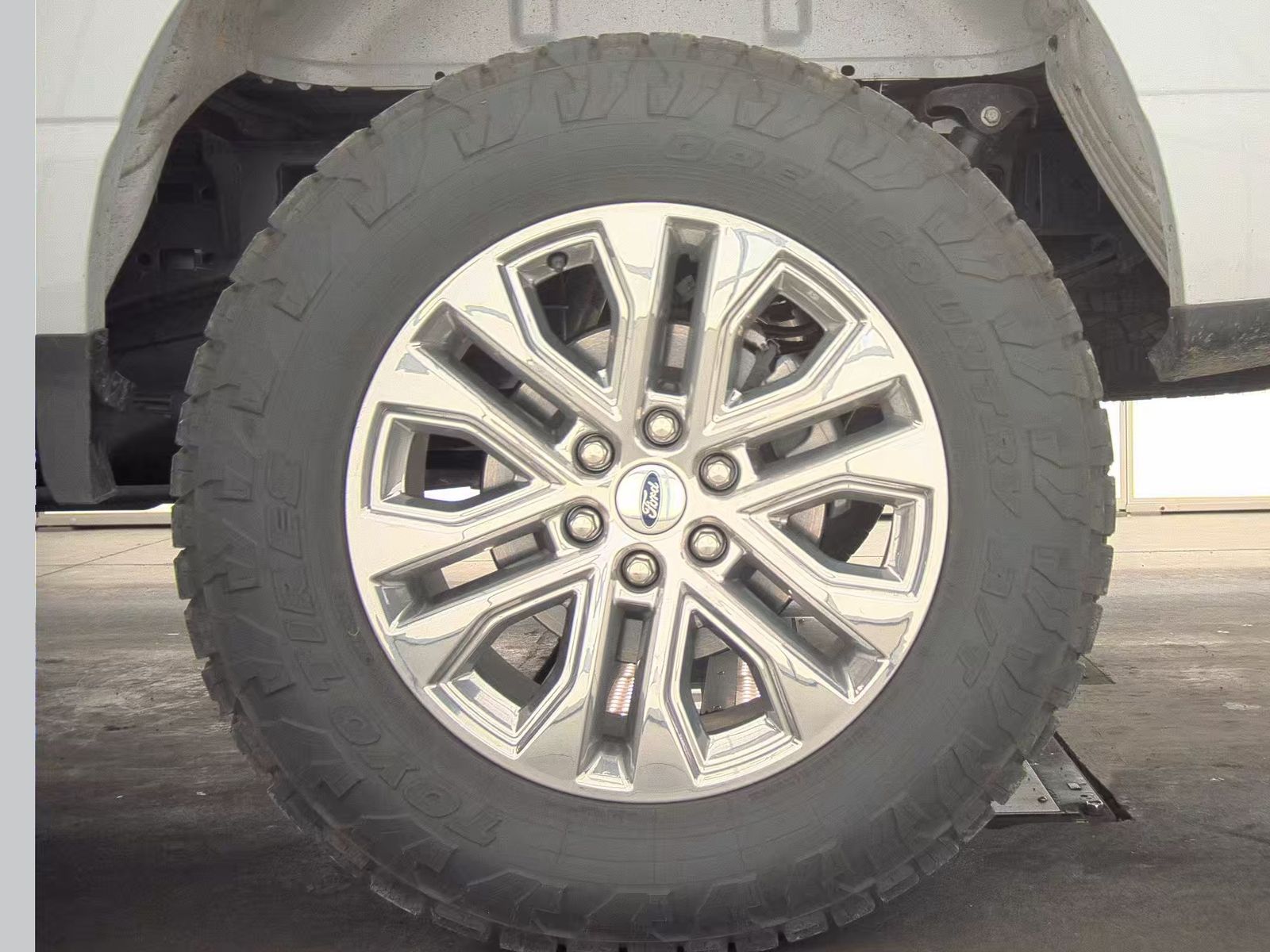 2025 Ford F-150 Lariat AWD