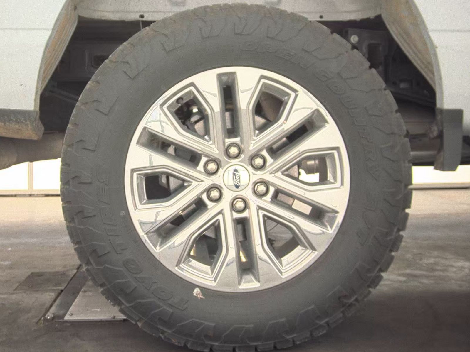 2025 Ford F-150 Lariat AWD