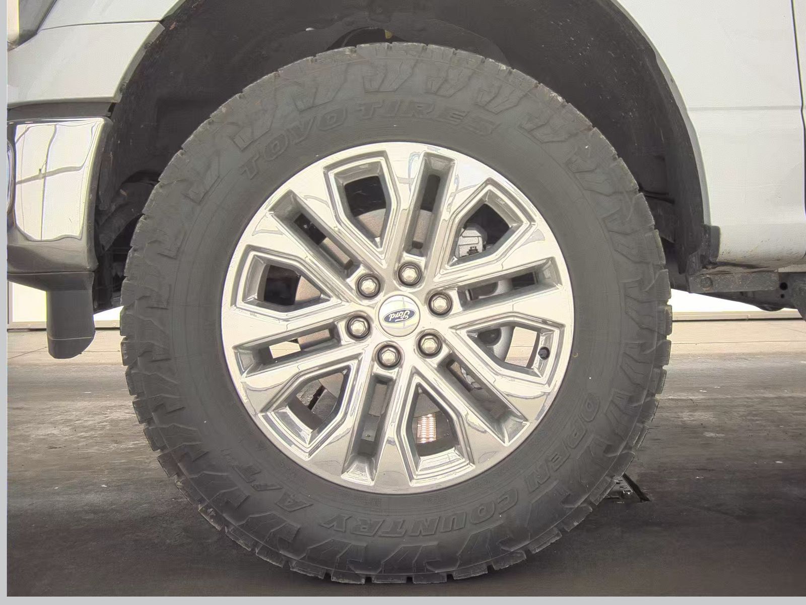 2025 Ford F-150 Lariat AWD