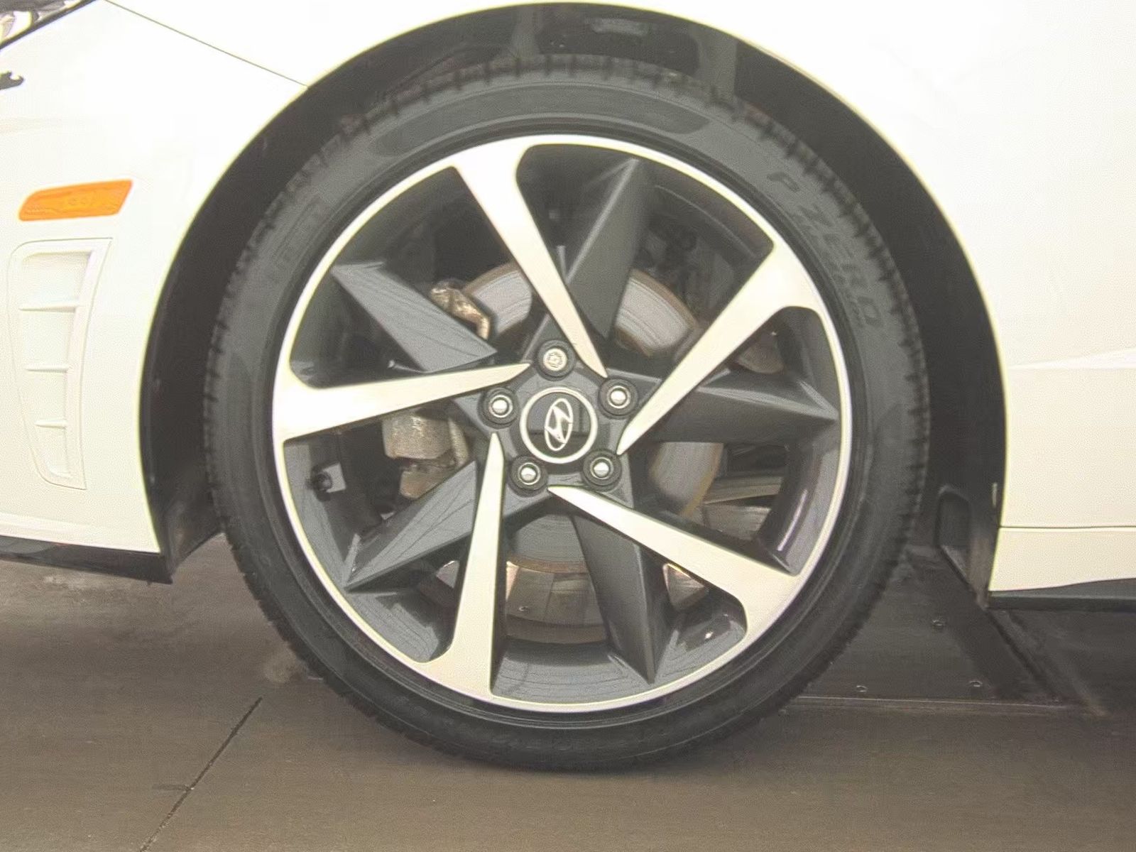 HYUNDAI SEL PLUS - 10