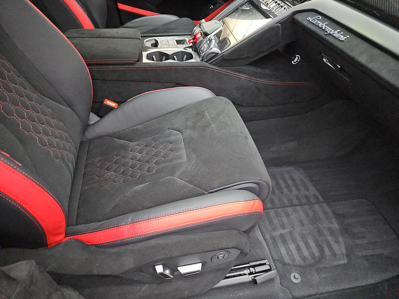2024 Lamborghini Urus Performante AWD