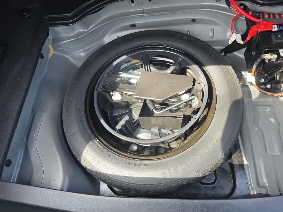 MERCEDES-BENZ E-CLASS - 8