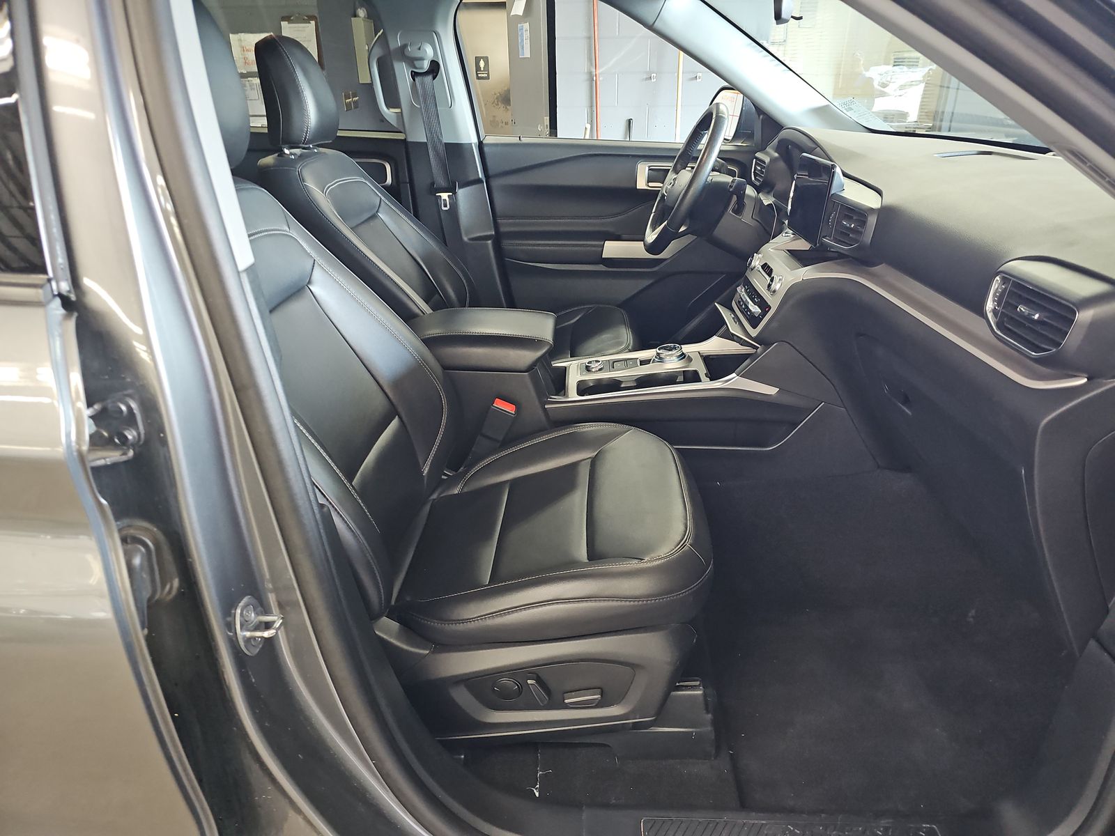 2024 Ford Explorer XLT AWD