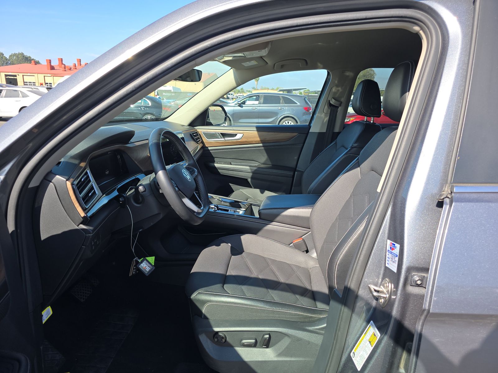 2024 Volkswagen Atlas 2.0T SE AWD