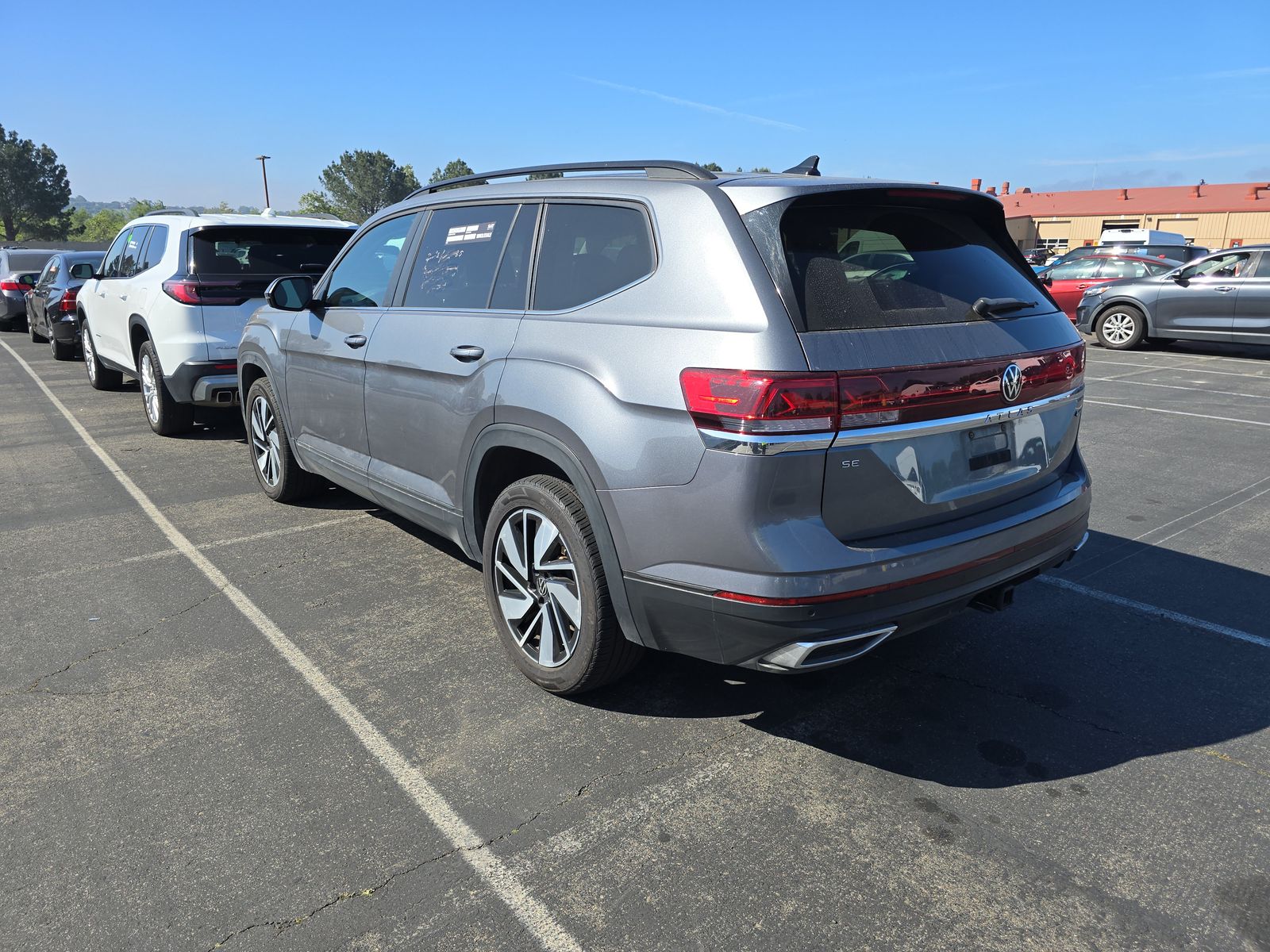 2024 Volkswagen Atlas 2.0T SE AWD