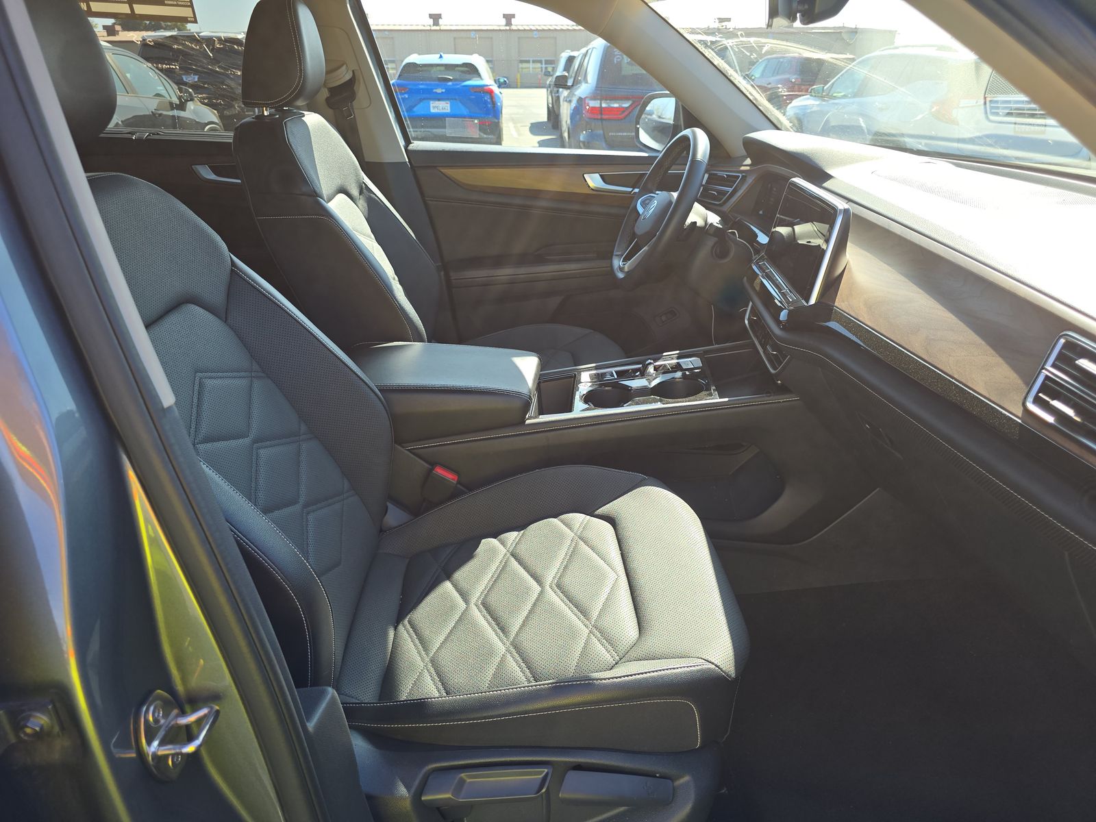 2024 Volkswagen Atlas 2.0T SE AWD