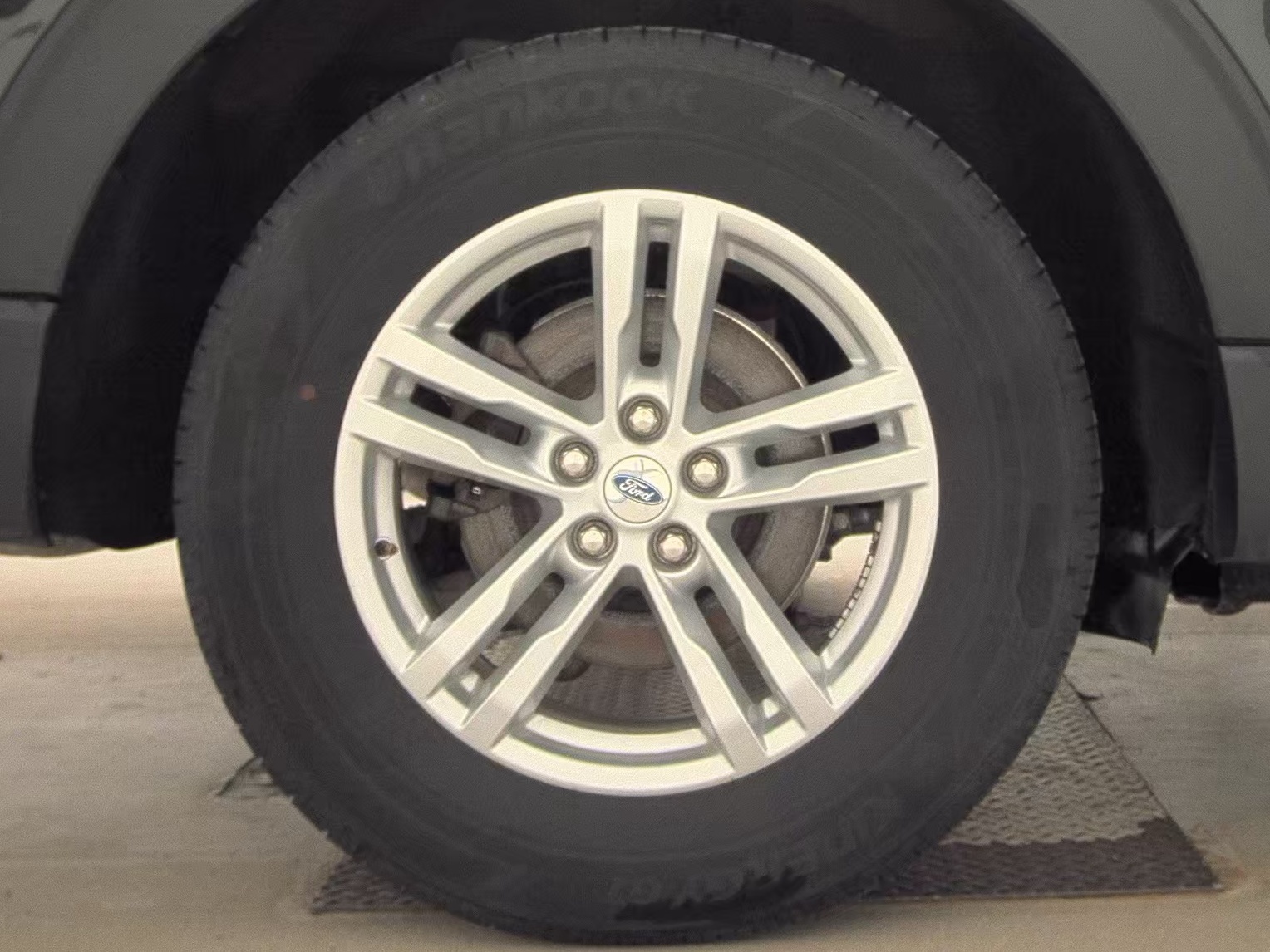 2022 Ford Explorer XLT AWD