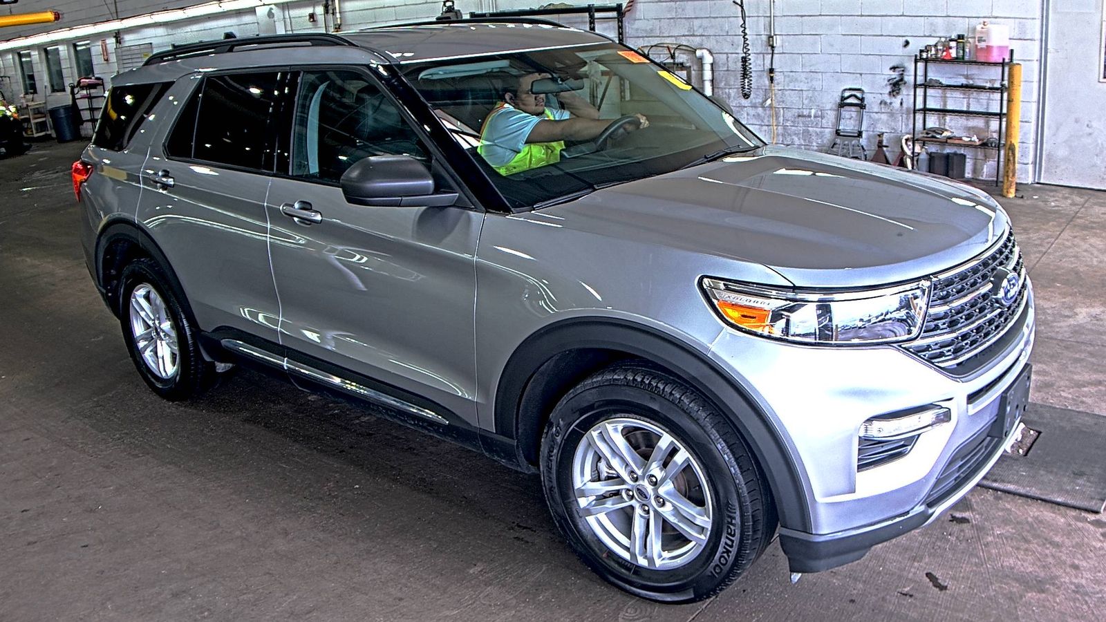 2023 Ford Explorer XLT AWD