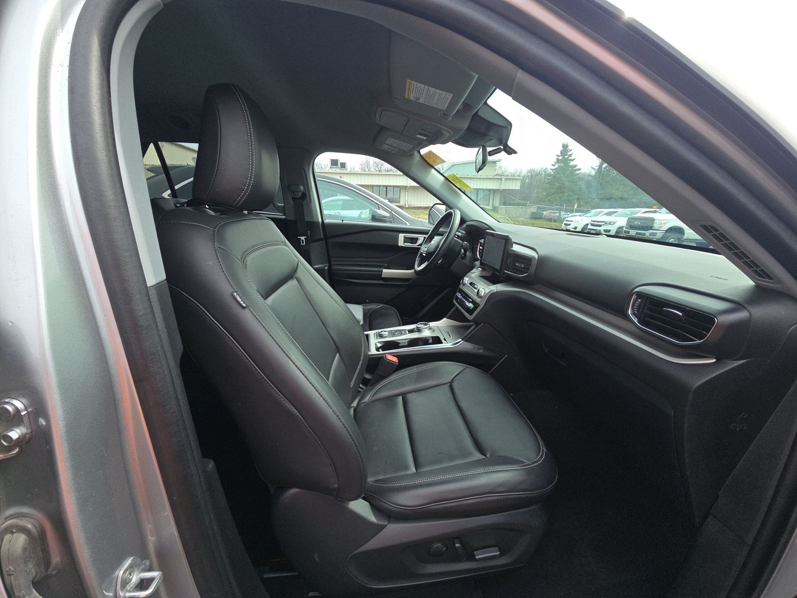 2023 Ford Explorer XLT AWD