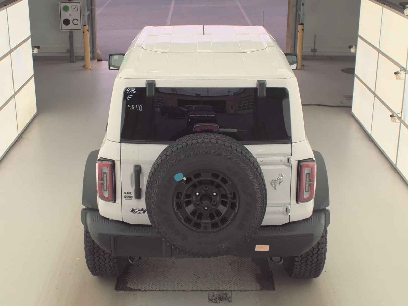 FORD BRONCO - 7