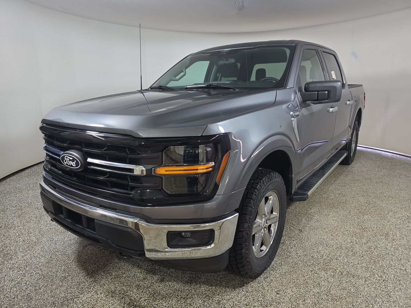 2025 Ford F-150 XLT AWD