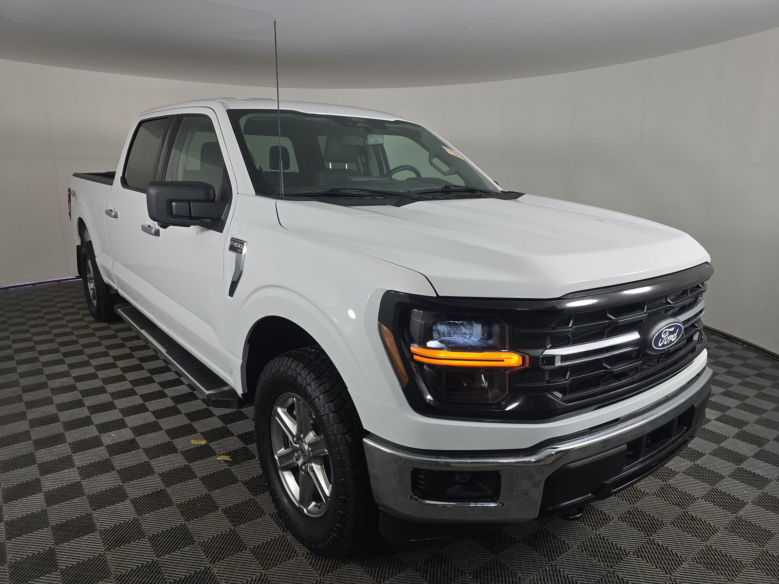 2024 Ford F-150 XLT AWD