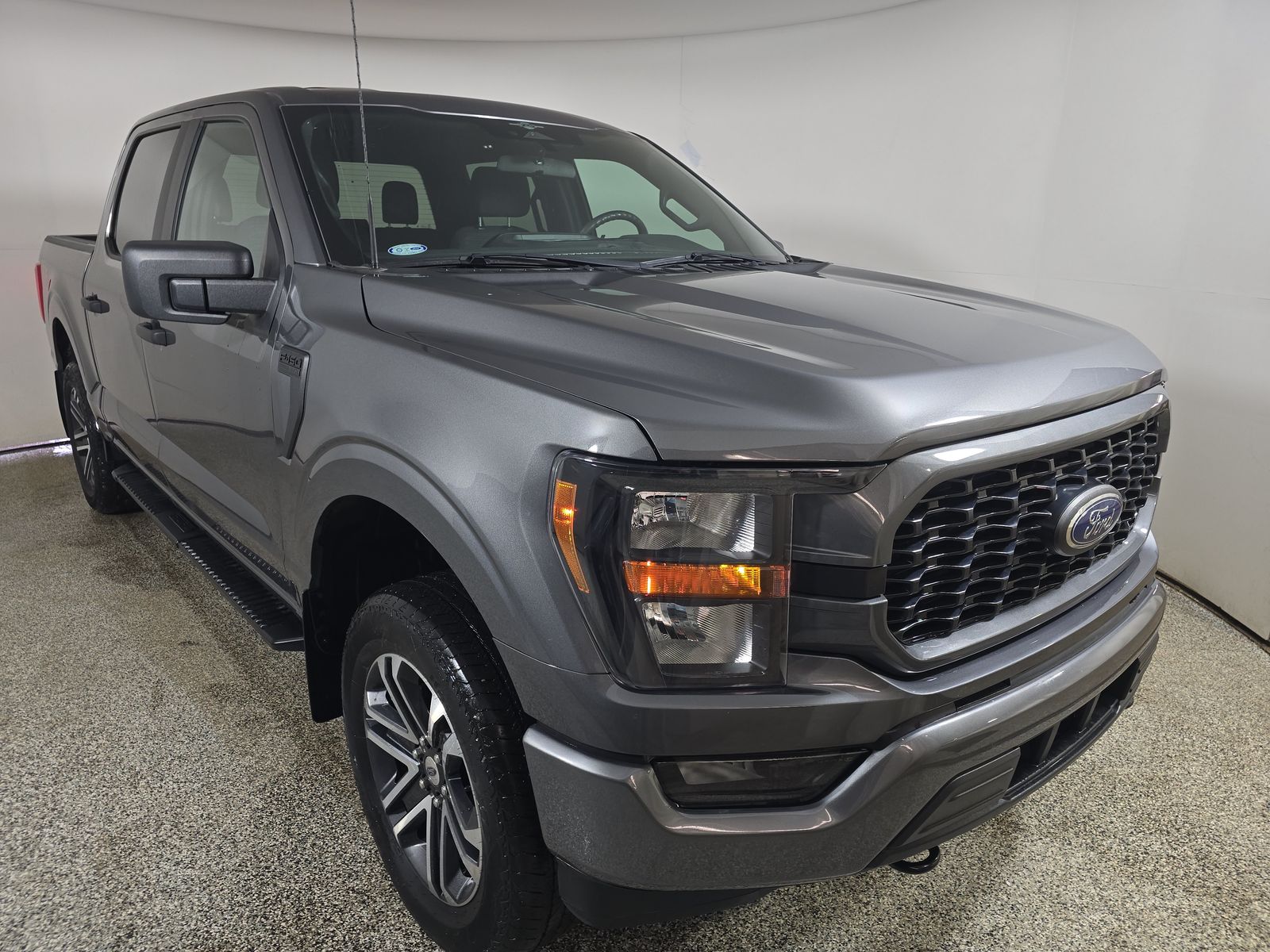 2023 Ford F-150 XL AWD