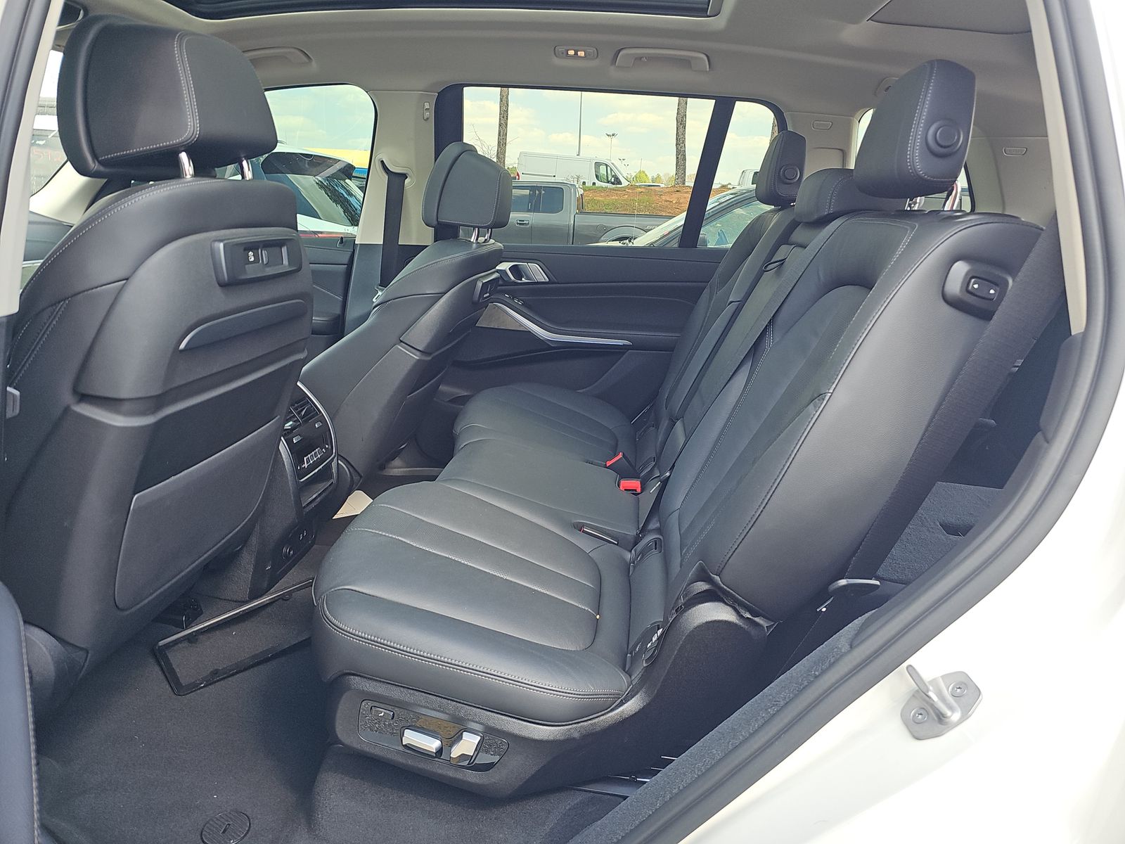 2022 BMW X7 xDrive40i AWD