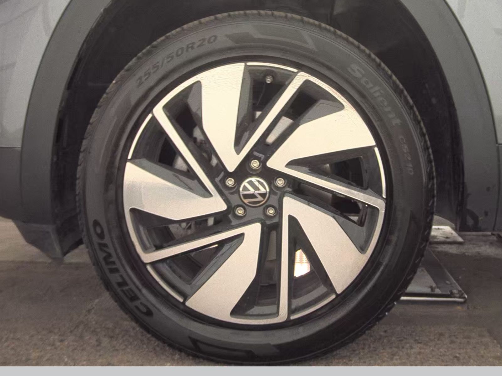 2024 Volkswagen Atlas 2.0T SE FWD