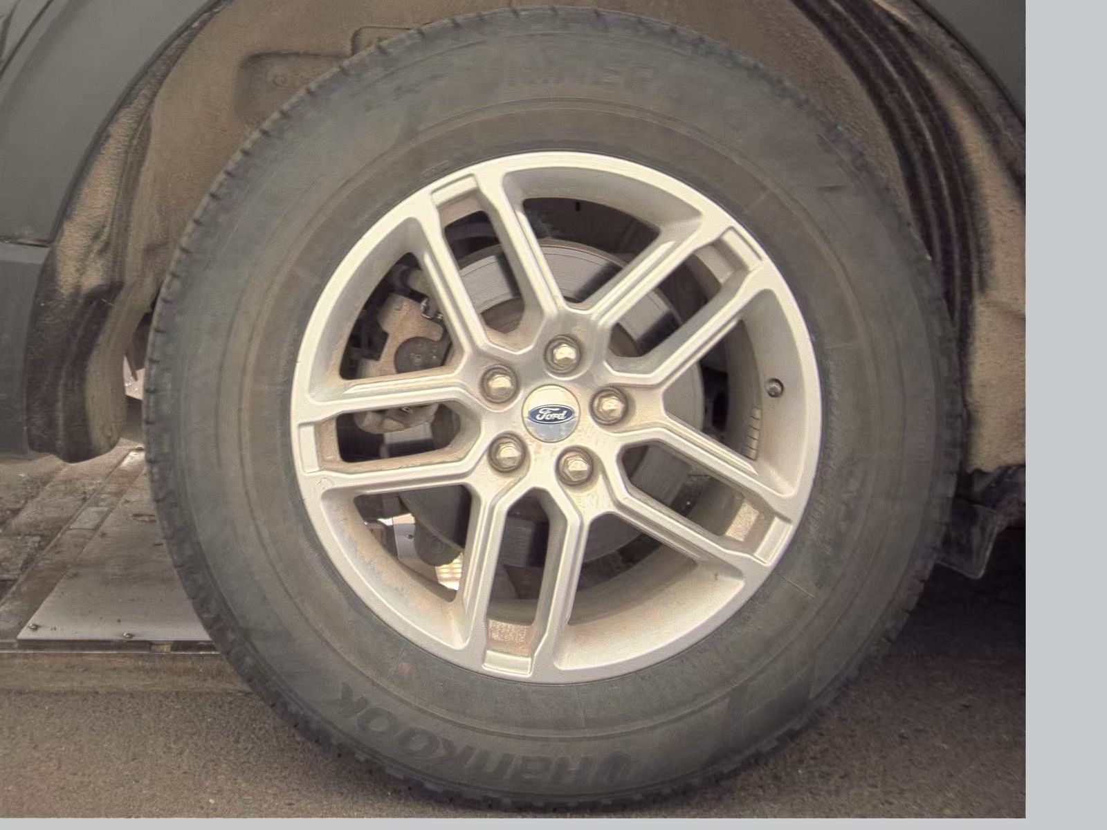 2025 Ford Explorer Active RWD