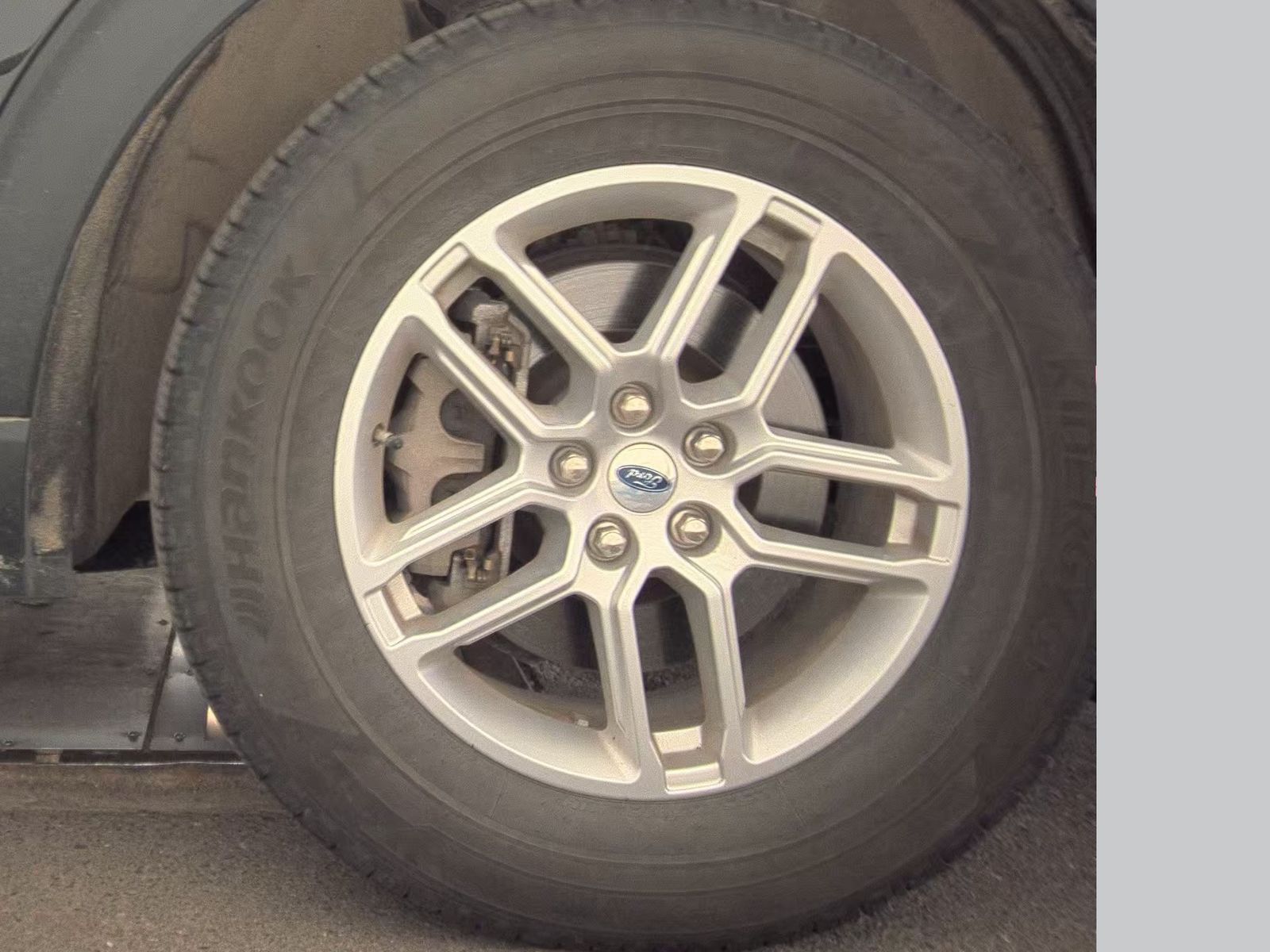 2025 Ford Explorer Active RWD