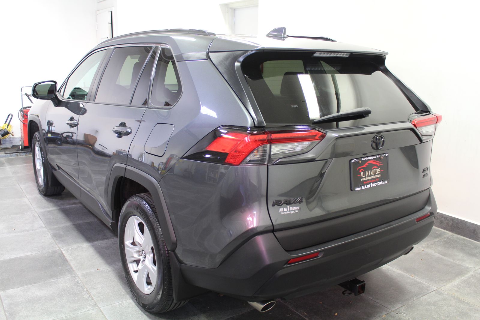 2020 Toyota RAV4 XLE AWD
