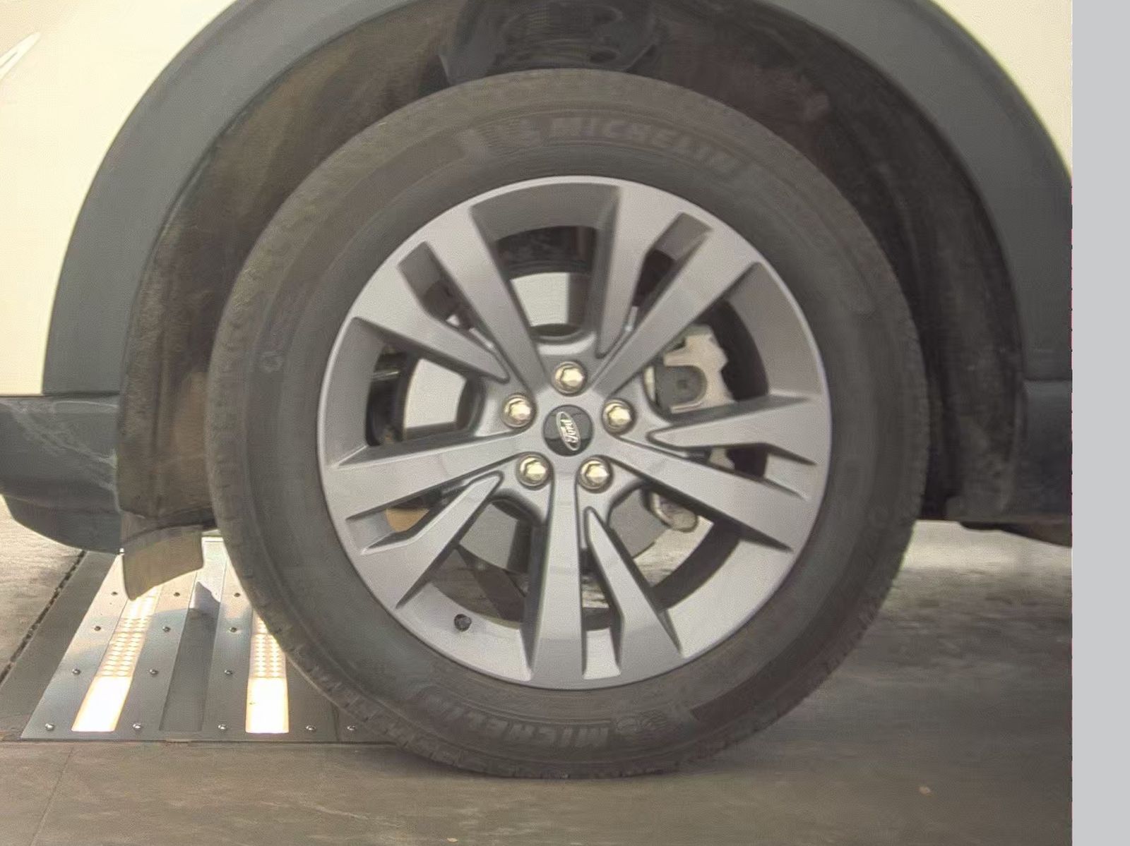 2025 Ford Explorer Active AWD