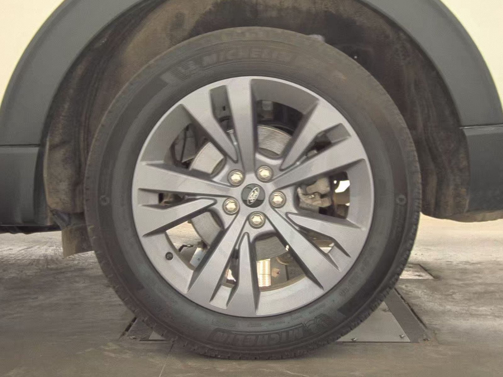 2025 Ford Explorer Active AWD