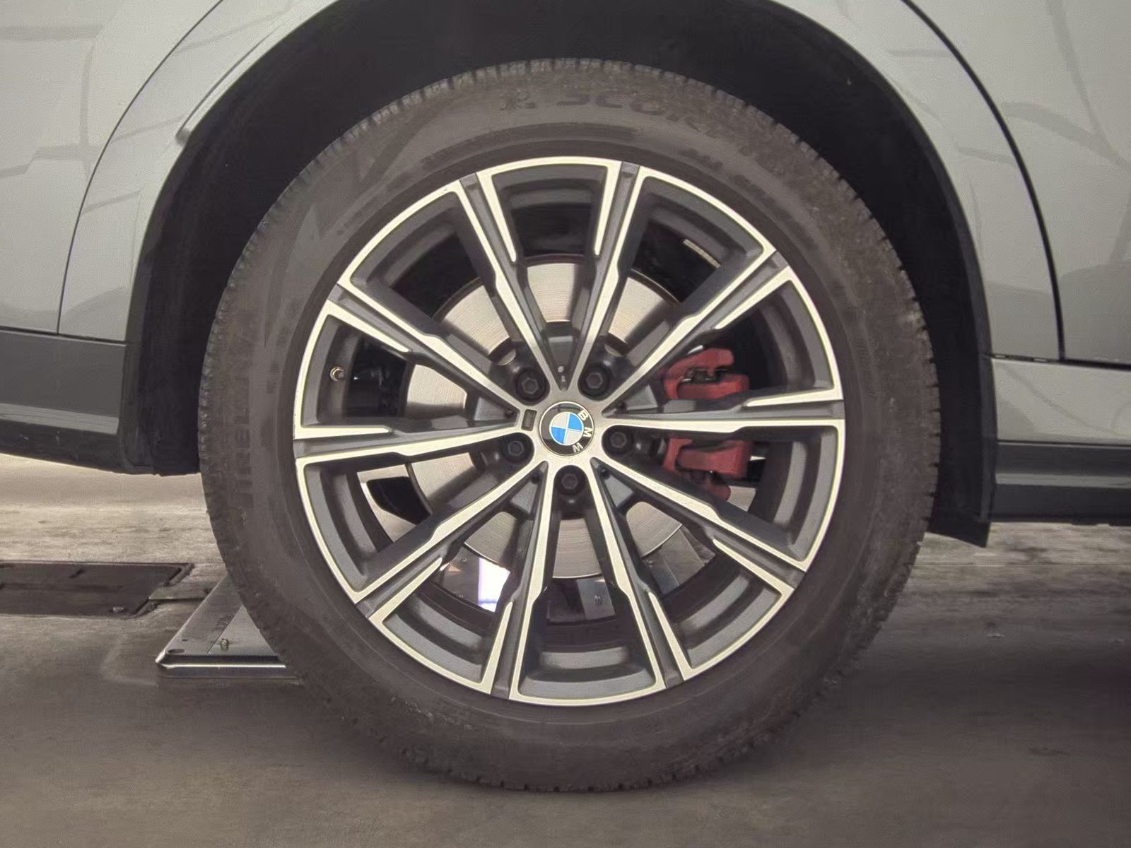 2025 BMW X6 xDrive40i AWD