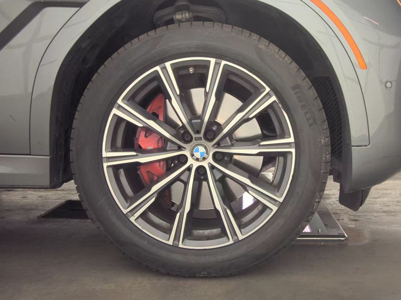 2025 BMW X6 xDrive40i AWD