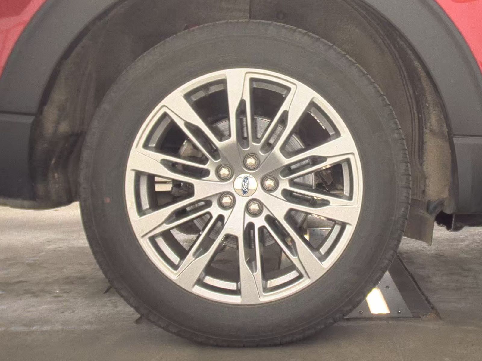 2025 Ford Explorer Platinum AWD