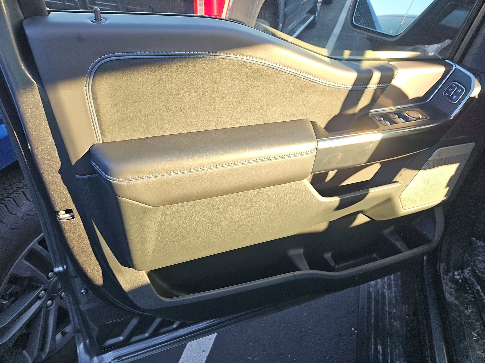 2025 Ford F-150 Hybrid Platinum AWD