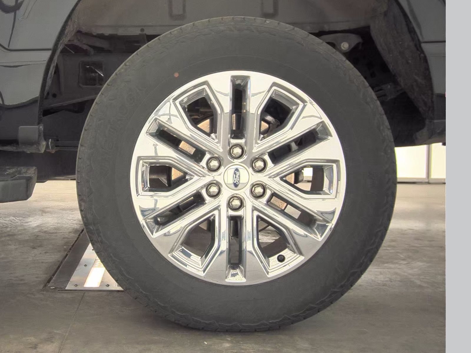 2024 Ford F-150 Hybrid Lariat AWD