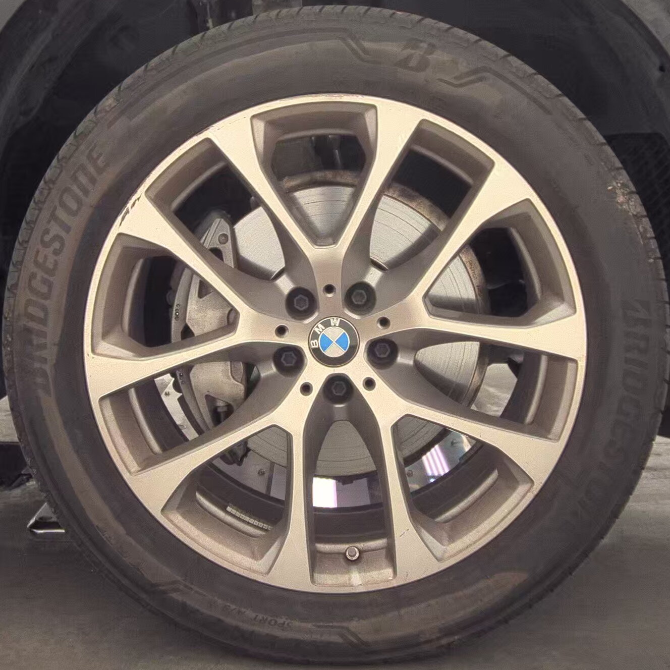 2025 BMW X5 xDrive40i AWD