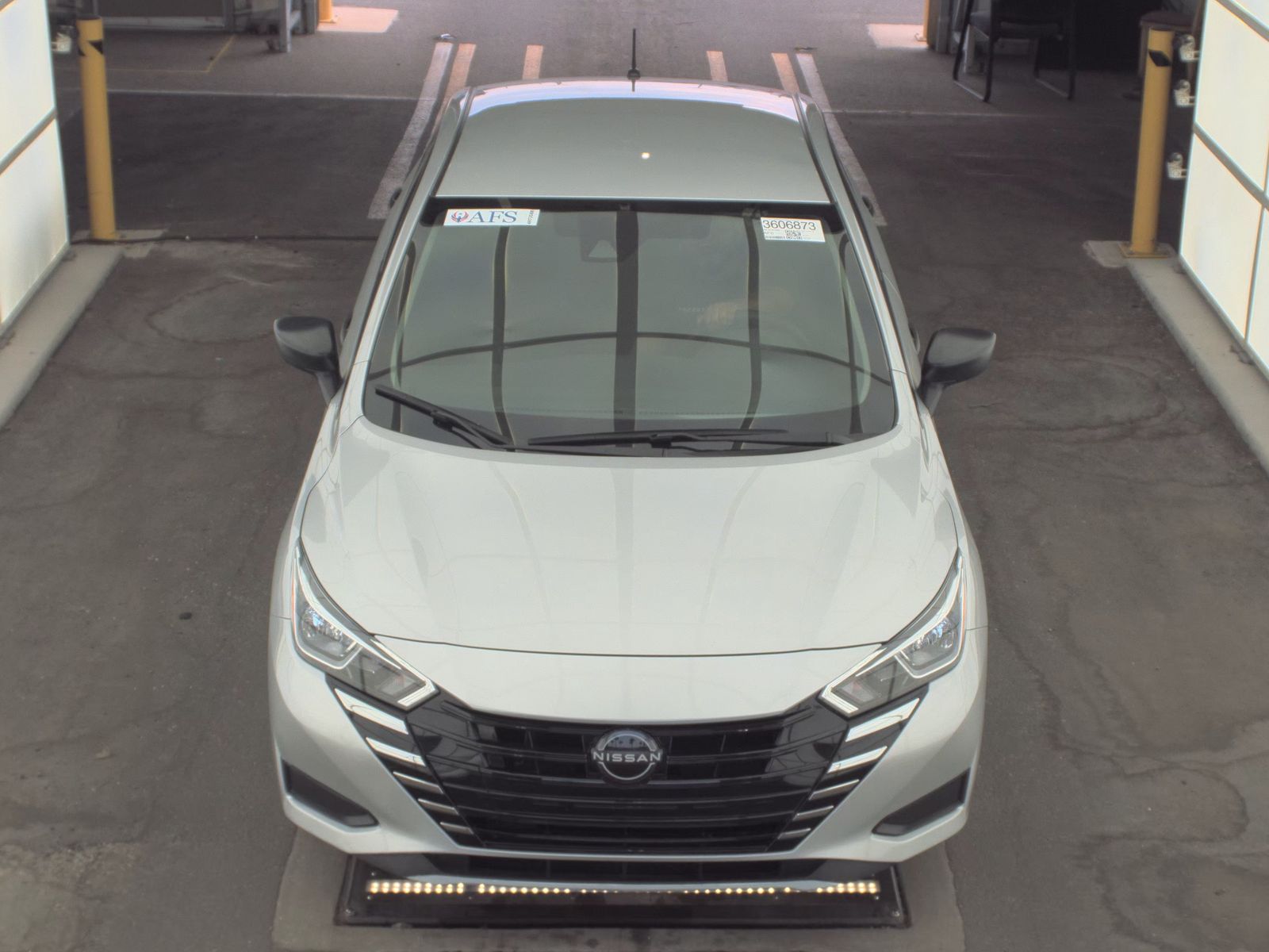 NISSAN VERSA - 3
