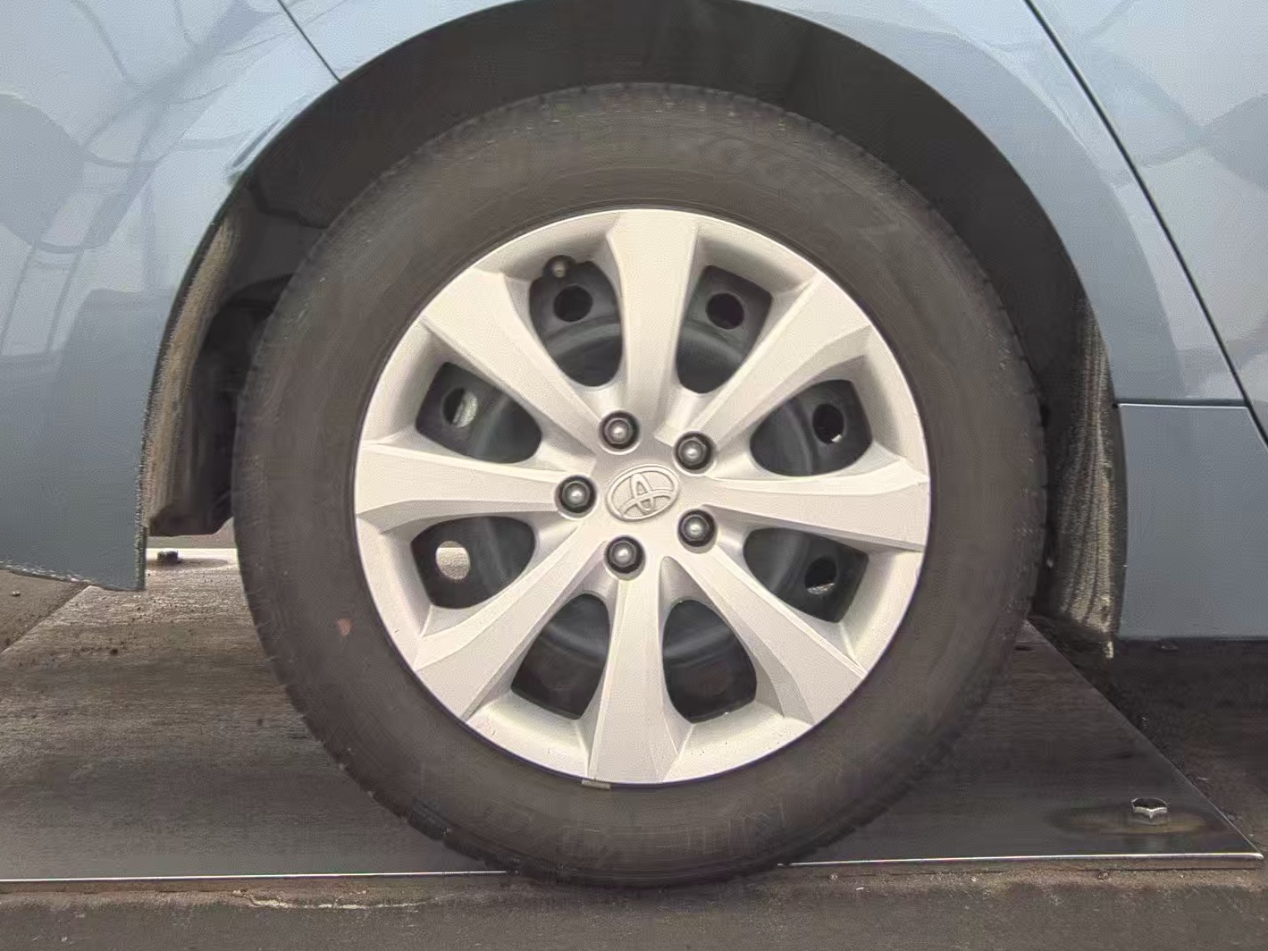 2024 Toyota Corolla LE FWD