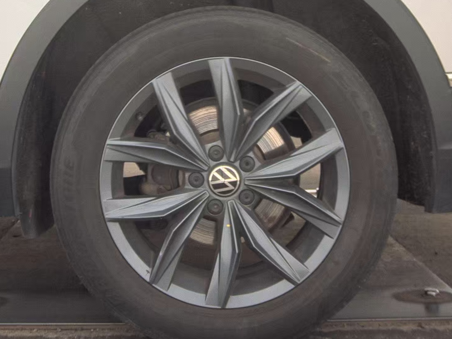 2023 Volkswagen Tiguan 2.0T SE AWD