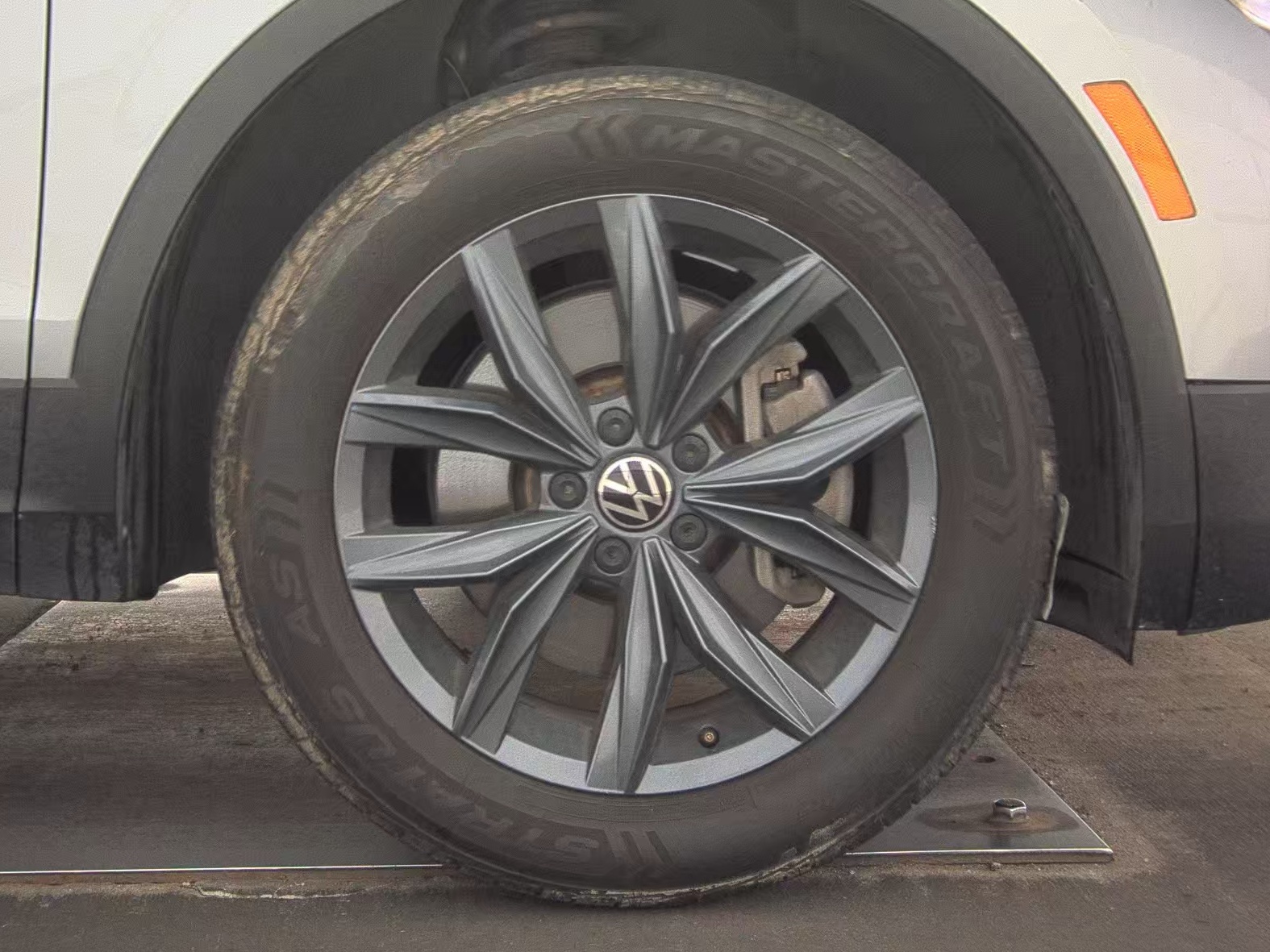 2023 Volkswagen Tiguan 2.0T SE AWD