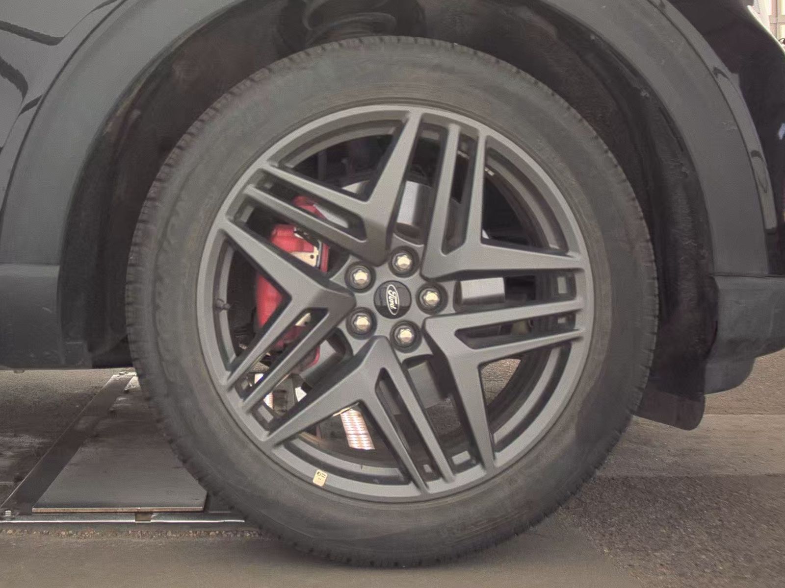 2025 Ford Explorer ST-Line AWD