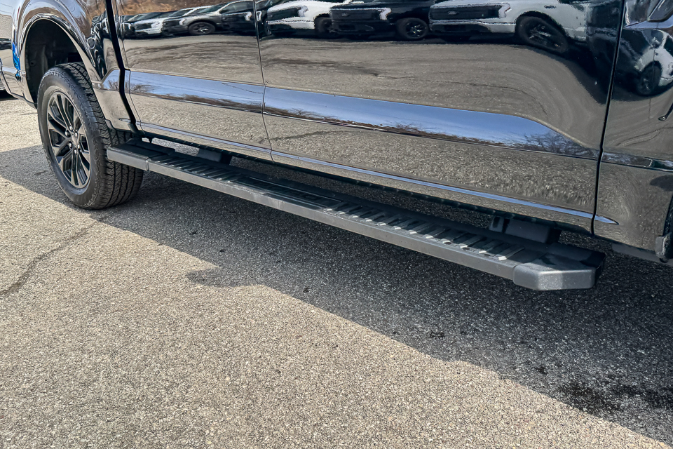 2025 Ford F-150 Lariat AWD