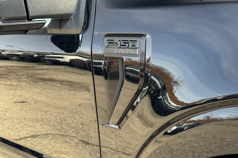 2025 Ford F-150 Lariat AWD