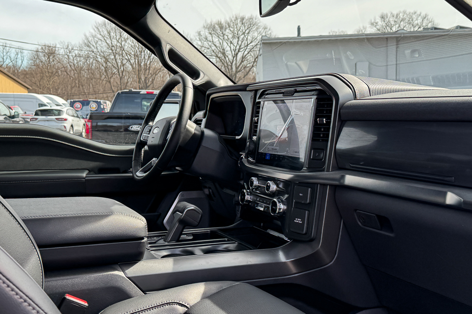 2025 Ford F-150 Lariat AWD