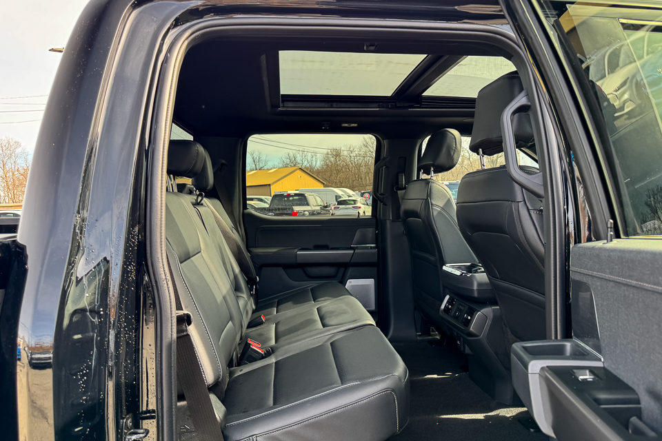 2025 Ford F-150 Lariat AWD