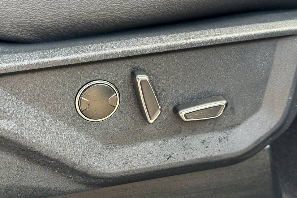 2025 Ford F-150 Lariat AWD