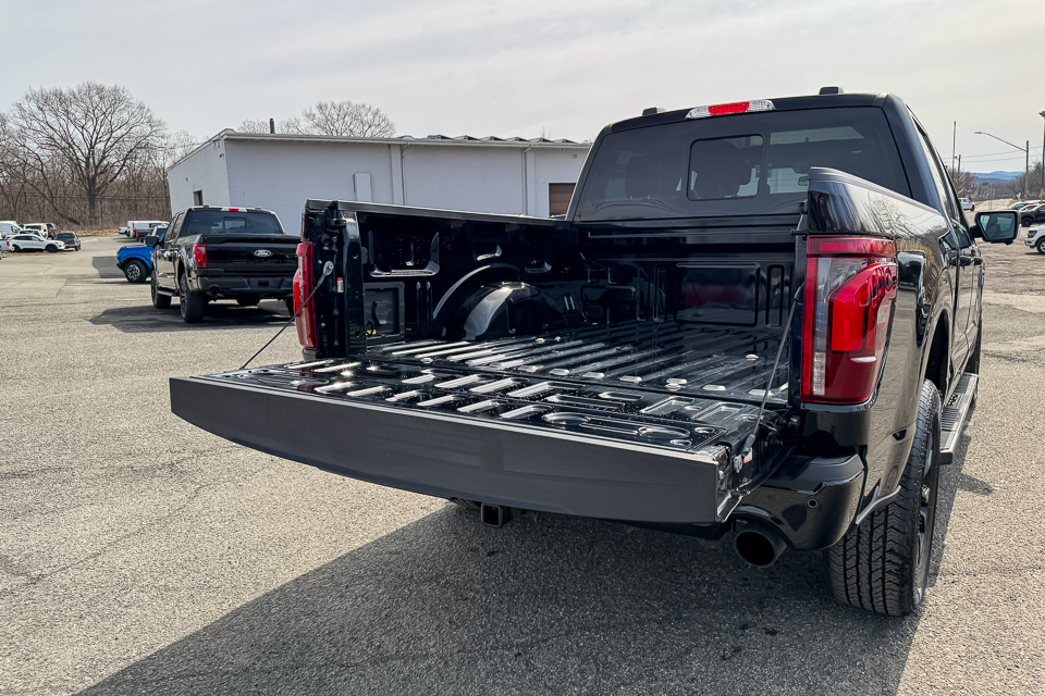 2025 Ford F-150 Lariat AWD