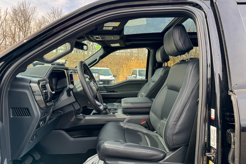 2025 Ford F-150 Lariat AWD