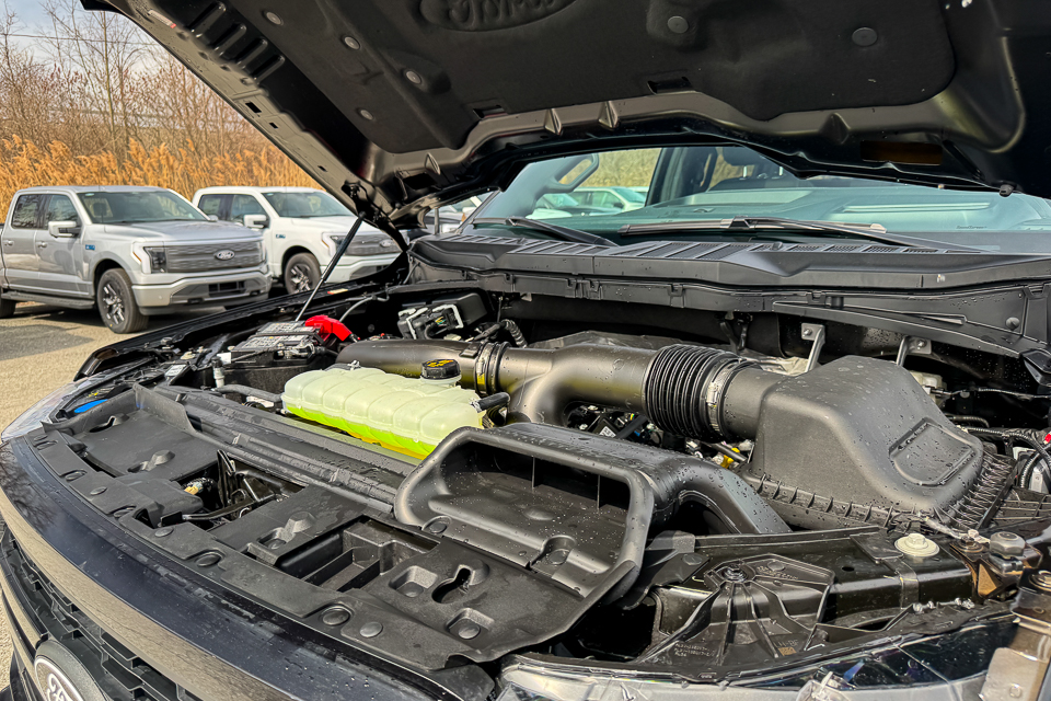 2025 Ford F-150 Lariat AWD