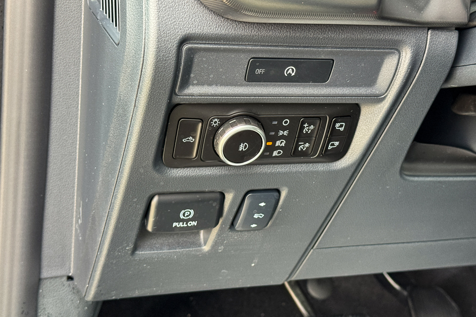 2025 Ford F-150 Lariat AWD