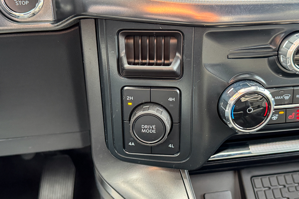 2025 Ford F-150 Lariat AWD