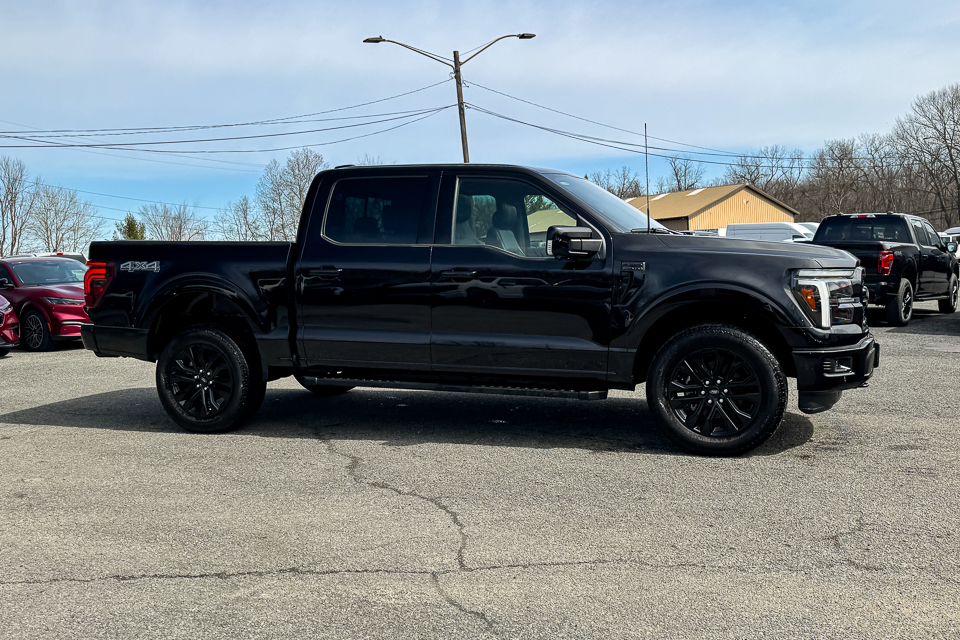 2025 Ford F-150 Lariat AWD