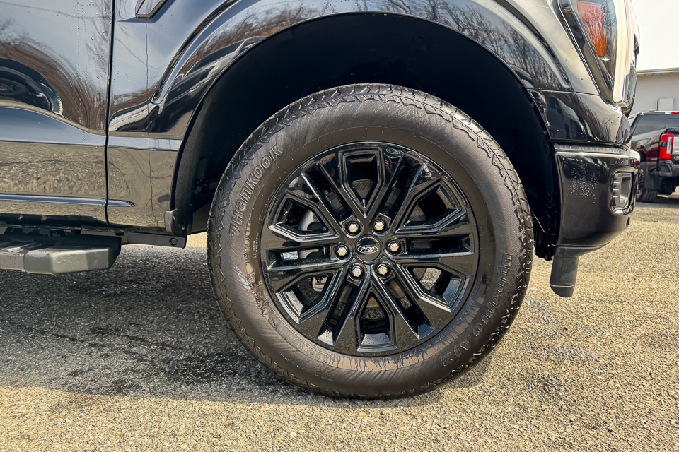 2025 Ford F-150 Lariat AWD