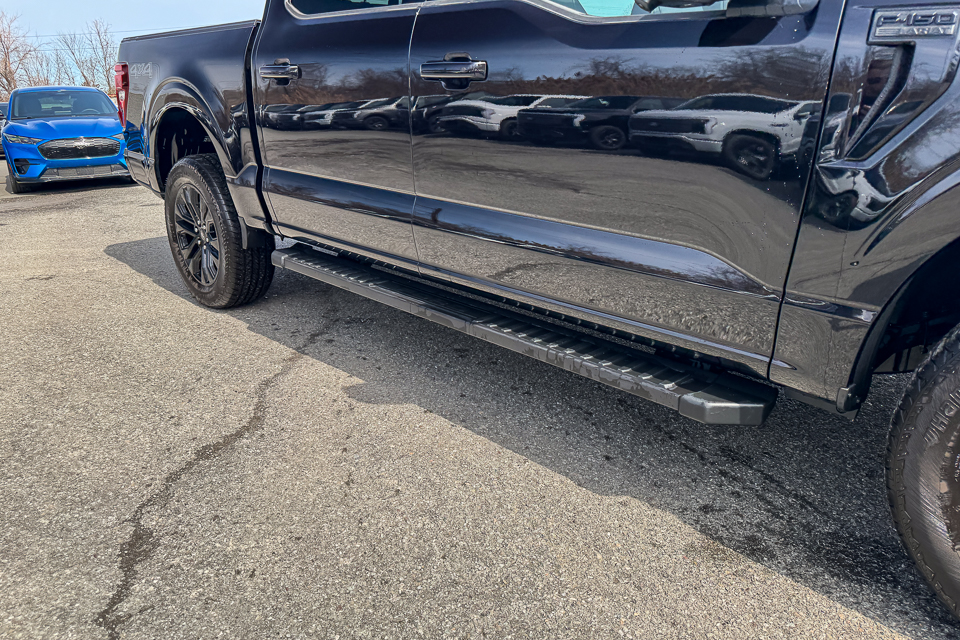 2025 Ford F-150 Lariat AWD